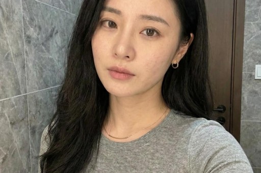 假唱、假脸、假学历走光这些丑态百出的明星底线在哪里? 假唱、假脸、假学历走光这些丑态百出的明星底线在哪里?